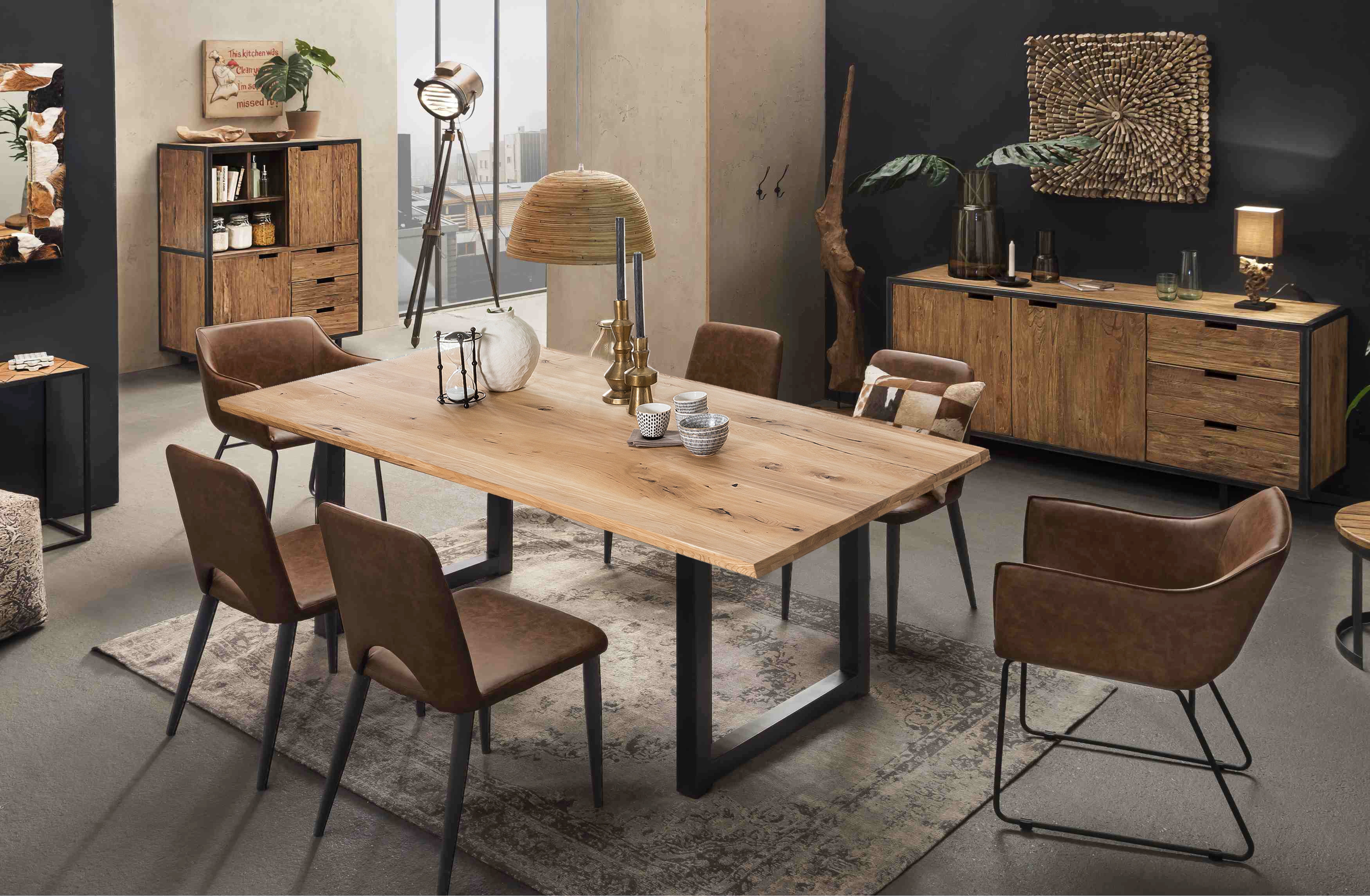 SIT Möbel TABLES & CO Tisch 180x100 cm Platte Wildeiche geölt, schwarzes Kufen-Gestell
